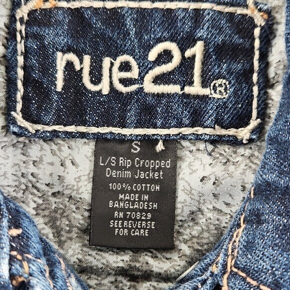 Rue21 Cropped Jean Jacket Women's Small Dark Wash EUC Long Sleeve Embellished - Picture 5 of 12